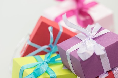 gifts 570821 960 720 F 1117421134
