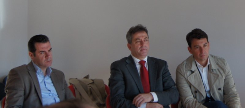 maniatisepim6_F1883056084.jpg